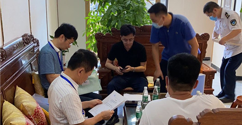 2020年7月9日广东省卫生局来我司就环境卫生、机器设备、人员管理、自检自查各项管理制度展开检查指导工作