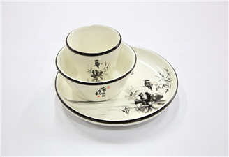 荷韵悠悠湘菜馆91免费视频入口餐具